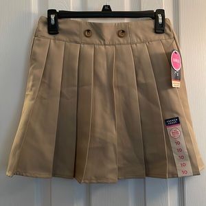 NWT French Toast Skort, 16 inches in length